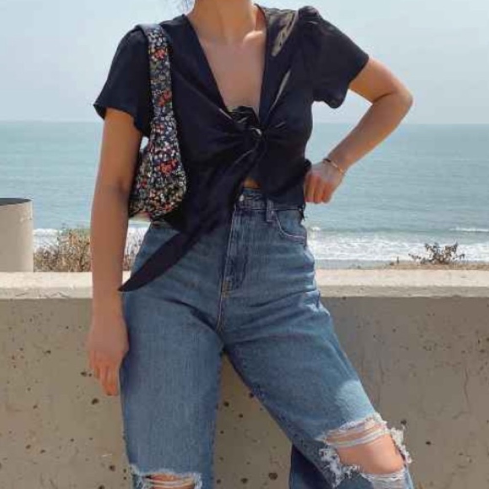 Cute top - Picture 2 of 2